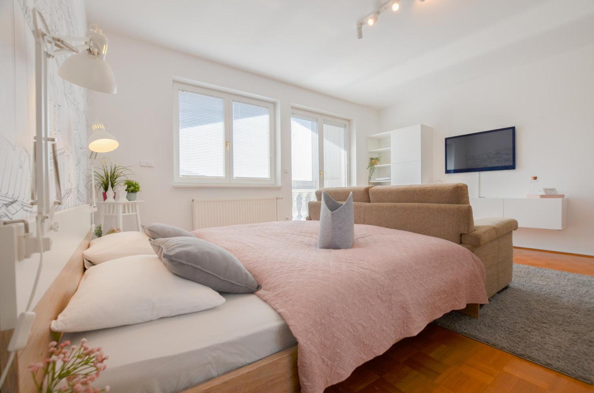 Eagle'S Nest Ljubljana Hotel ภายนอก รูปภาพ